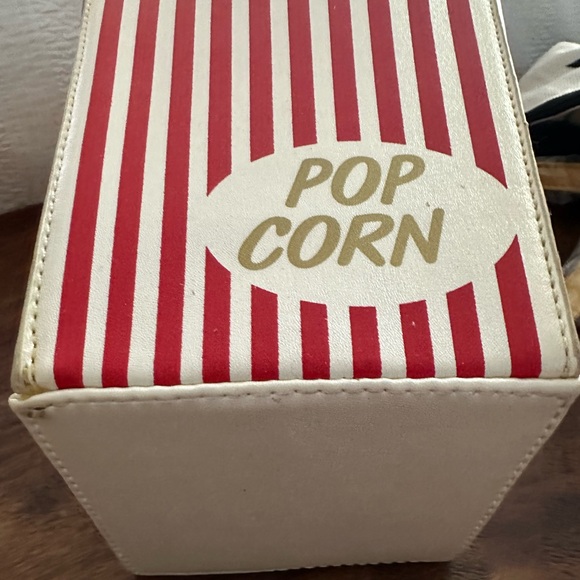 Super Cute Popcorn Purse - NWT - Picture 4 of 4